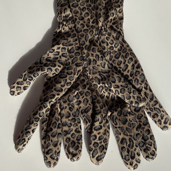 Steve Madden Long Animal Print Gloves. NWT - Picture 9 of 9